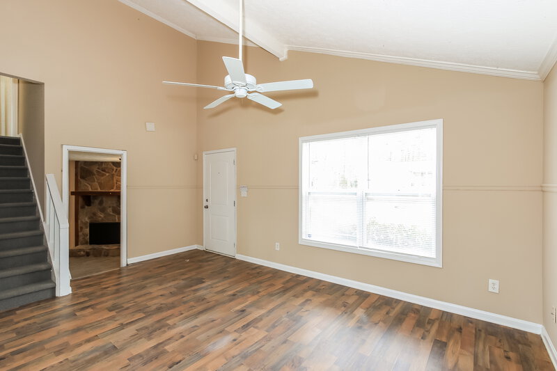 0/Mo, 3451 DEER Trace Lithonia, GA 30038 Living Room View 2
