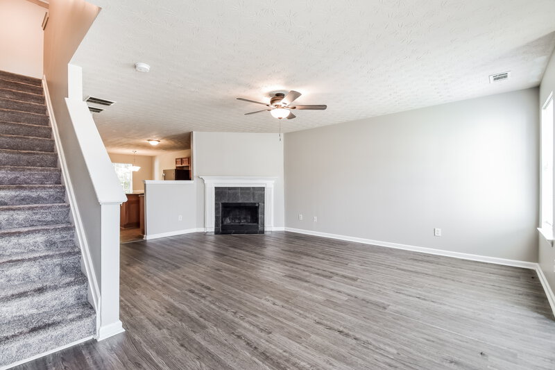 1,455/Mo, 2846 VINING RIDGE TER Decatur, GA 30034 Living Room View 2