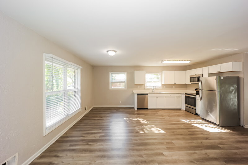 1,595/Mo, 2820 Middleburgh Drive College Park, GA 30349 Dining Room View 2