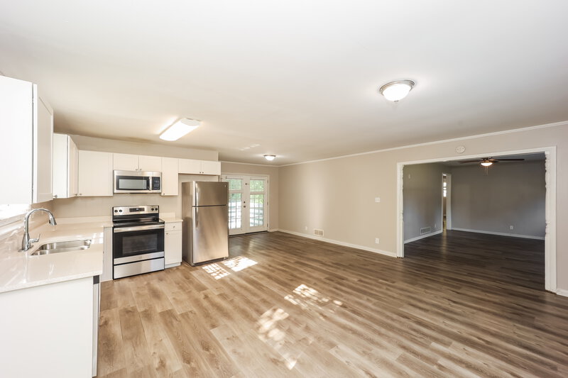 1,595/Mo, 2820 Middleburgh Drive College Park, GA 30349 Kitchen View