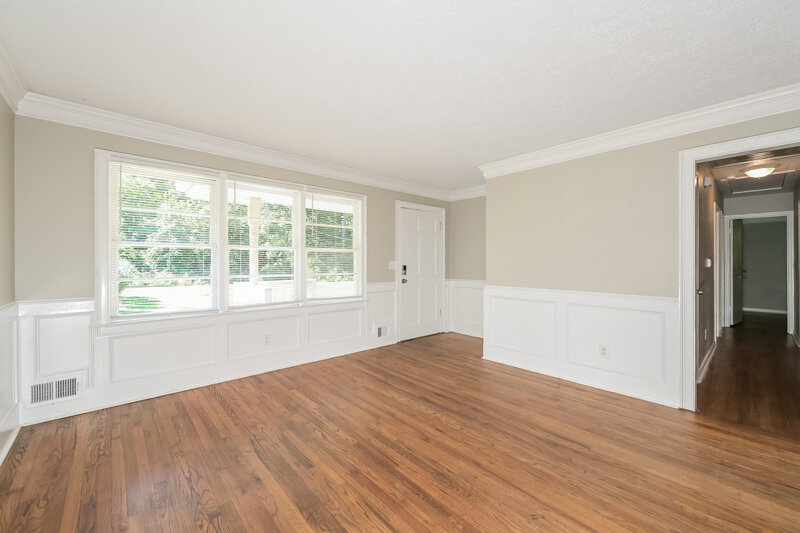 1,605/Mo, 43 Pool Circle Auburn, GA 30011 Living Room View