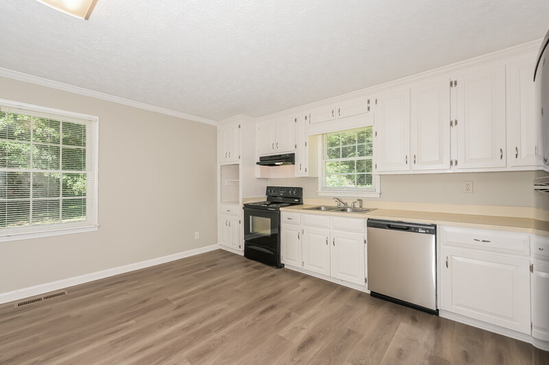 1,605/Mo, 43 Pool Circle Auburn, GA 30011 Kitchen View