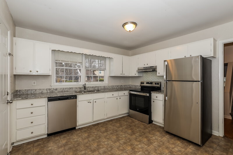 1,680/Mo, 2580 Foxlair Trail Atlanta, GA 30349 Kitchen View 2