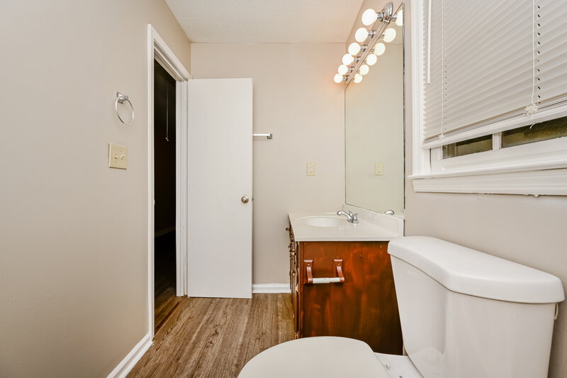 1,930/Mo, 235 Ashland Drive Stockbridge, GA 30281 Main Bathroom View 2