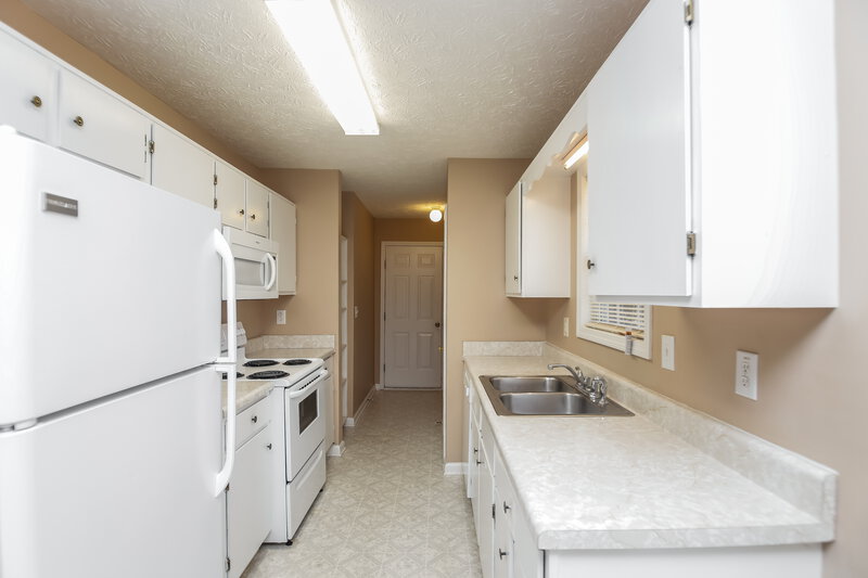2,220/Mo, 24 Cool Water Court Dallas, GA 30157 Kitchen View 3