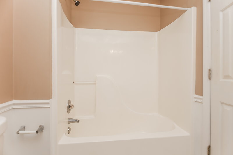 2,220/Mo, 24 Cool Water Court Dallas, GA 30157 Master Bathroom View 2