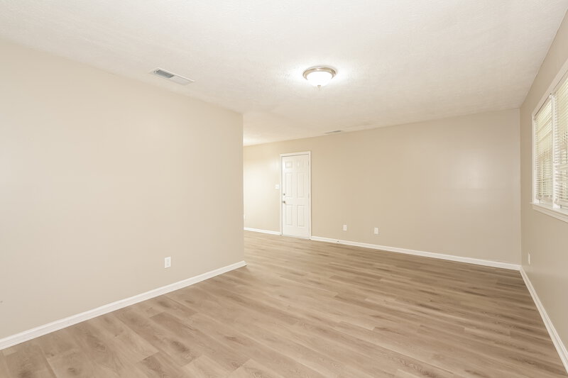 1,700/Mo, 2959 Tiller Trail Stone Mountain, GA 30087 Living Room View