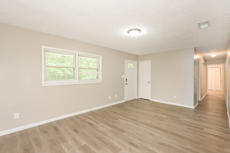 1,700/Mo, 2959 Tiller Trail Stone Mountain, GA 30087 Living Room View 2