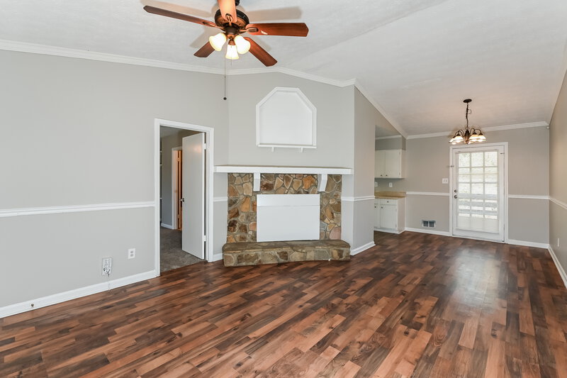 1,585/Mo, 1789 Stratford Drive Snellville, GA 30078 Living Room View 2