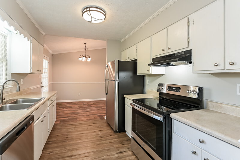 1,585/Mo, 1789 Stratford Drive Snellville, GA 30078 Kitchen View 2