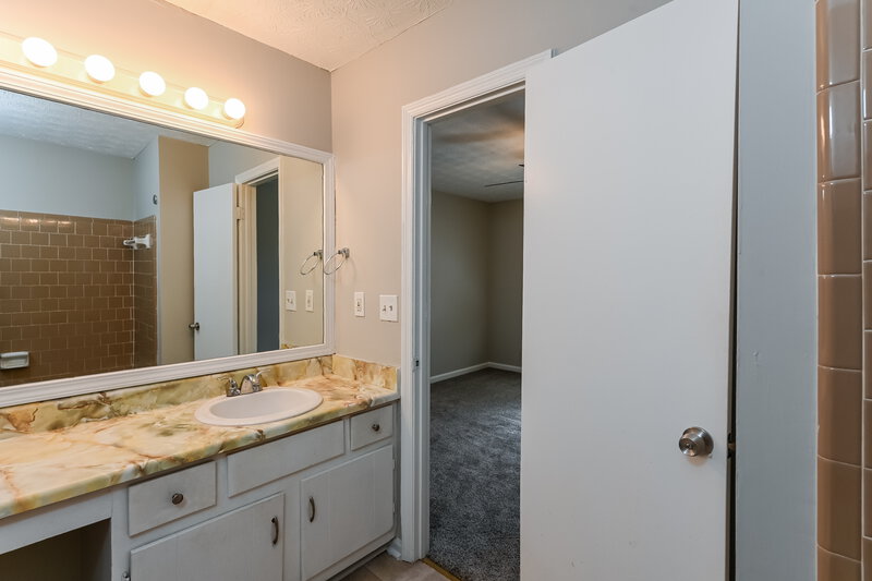 1,585/Mo, 1789 Stratford Drive Snellville, GA 30078 Main Bathroom View