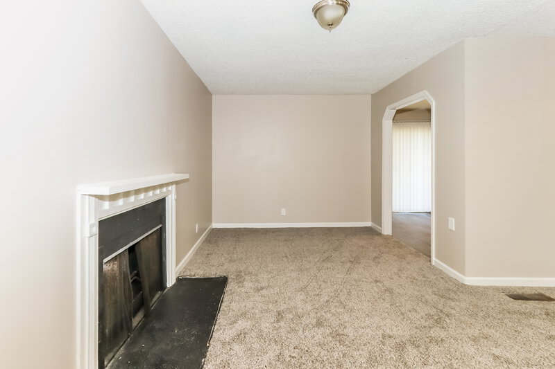 1,435/Mo, 429 Azalea Drive Stockbridge, GA 30281 Living Room View 3