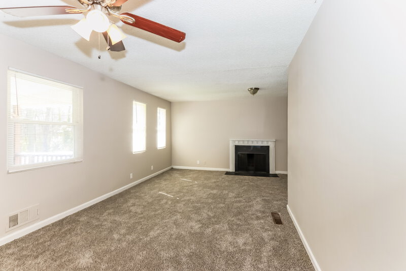 1,435/Mo, 429 Azalea Drive Stockbridge, GA 30281 Living Room View 4