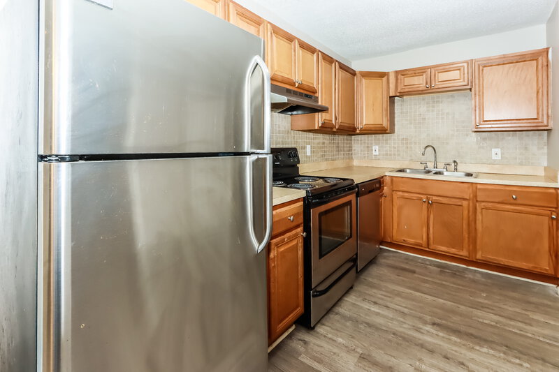 1,435/Mo, 429 Azalea Drive Stockbridge, GA 30281 Kitchen View 2