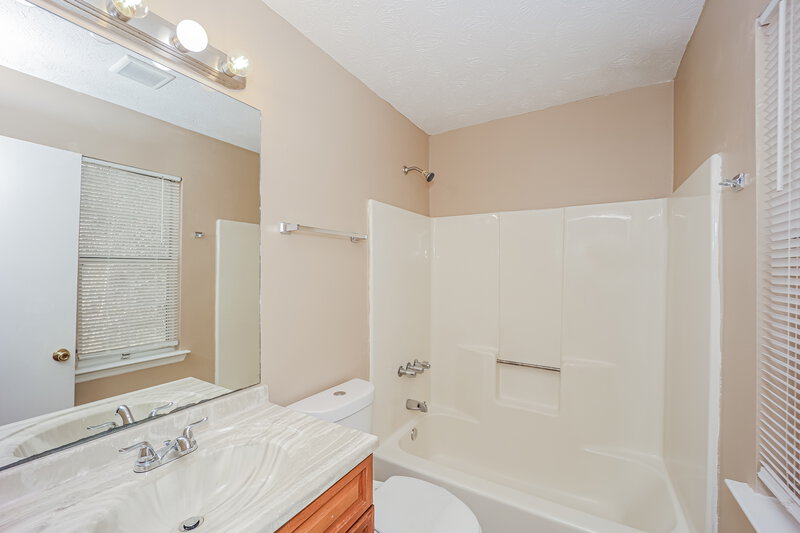1,495/Mo, 6269 Valdez Drive Rex, GA 30273 Main Bathroom View