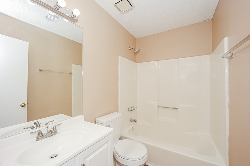 1,495/Mo, 6269 Valdez Drive Rex, GA 30273 Bathroom View