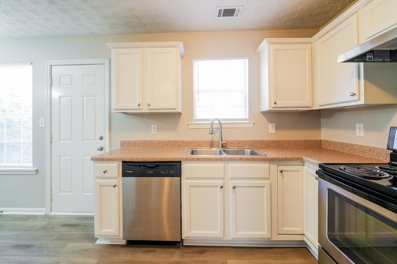 2,490/Mo, 5246 Kirk Drive College Park, GA 30349 Misc View 5