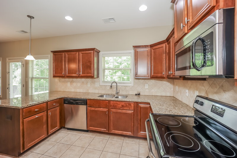 1,699/Mo, 114 Shannon Chase Court Fairburn, GA 30213 Kitchen View 3