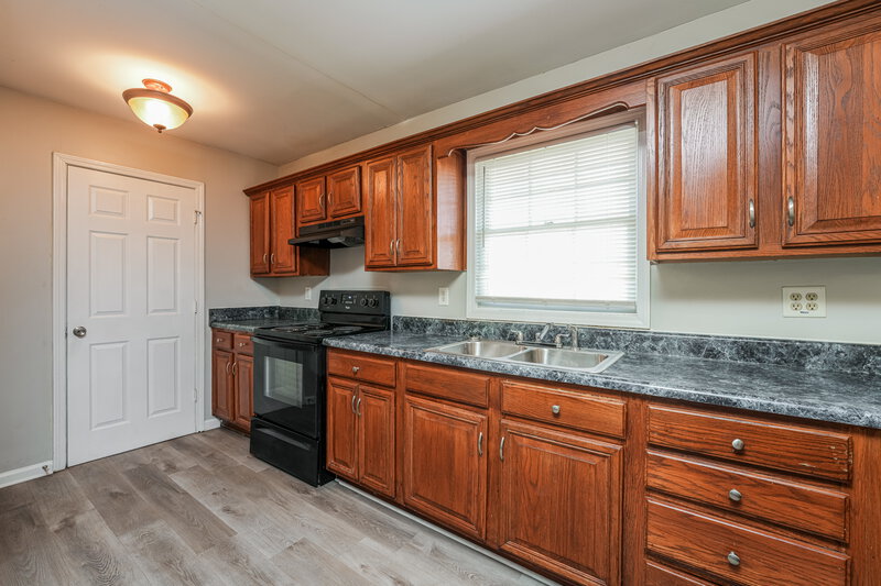 1,725/Mo, 454 New Street Buford, GA 30518 Kitchen View