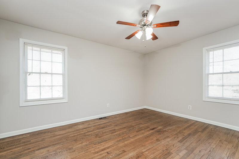 1,725/Mo, 454 New Street Buford, GA 30518 Main Bedroom View