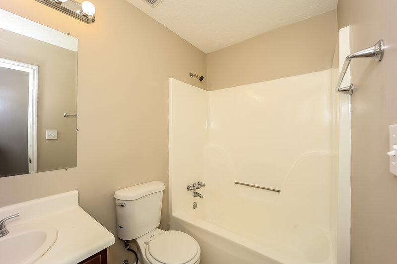1,670/Mo, 7439 Cardinal Way Riverdale, GA 30274 Bathroom View