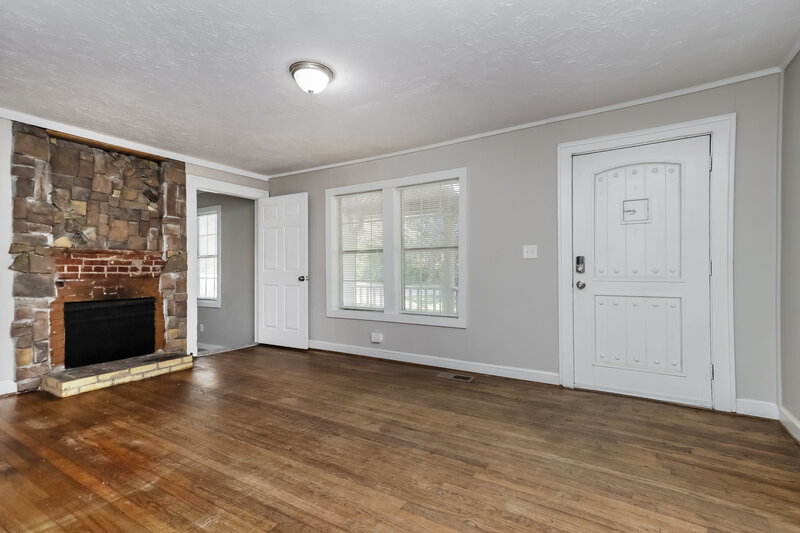 1,495/Mo, 195 Neely Hammonds Road Covington, GA 30014 Living Room View