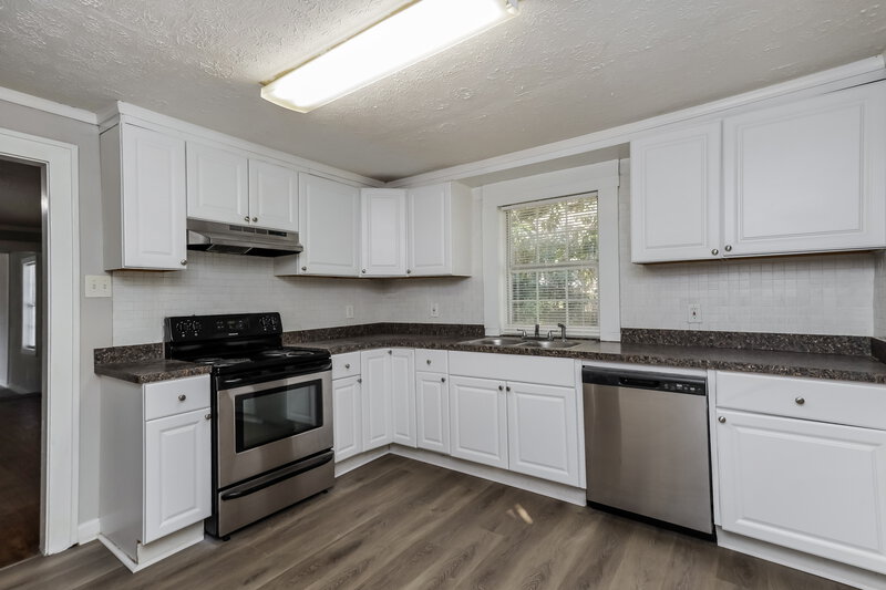 1,495/Mo, 195 Neely Hammonds Road Covington, GA 30014 Kitchen View