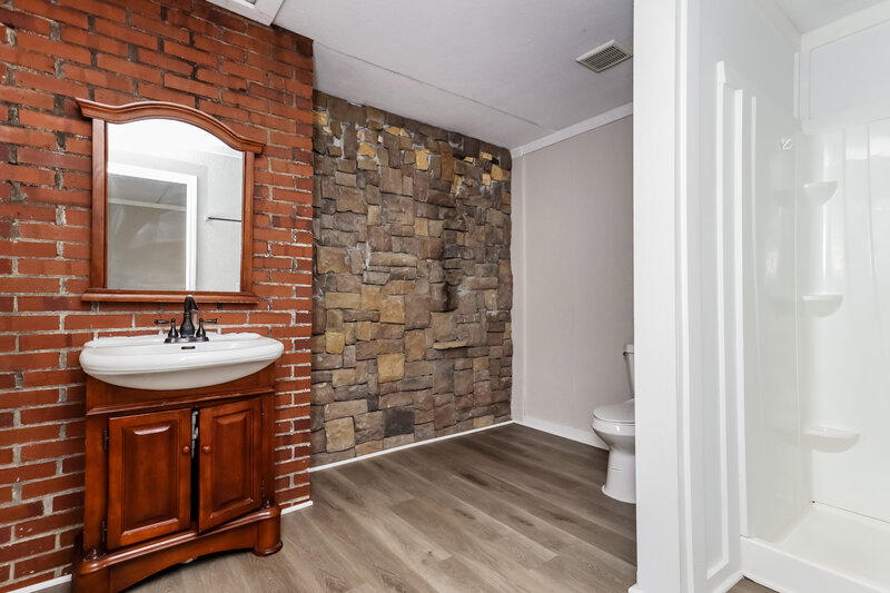 1,495/Mo, 195 Neely Hammonds Road Covington, GA 30014 Main Bathroom View