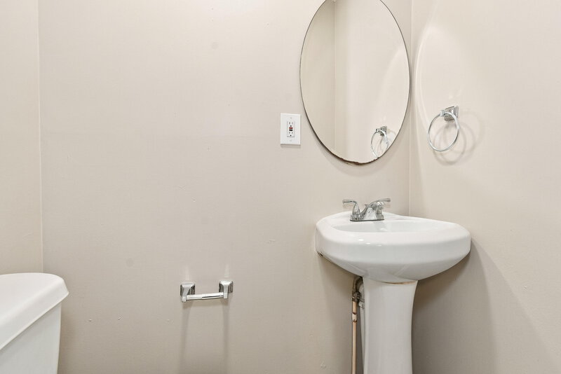 1,430/Mo, 900 Orris Lane Mableton, GA 30126 Primary Bathroom View
