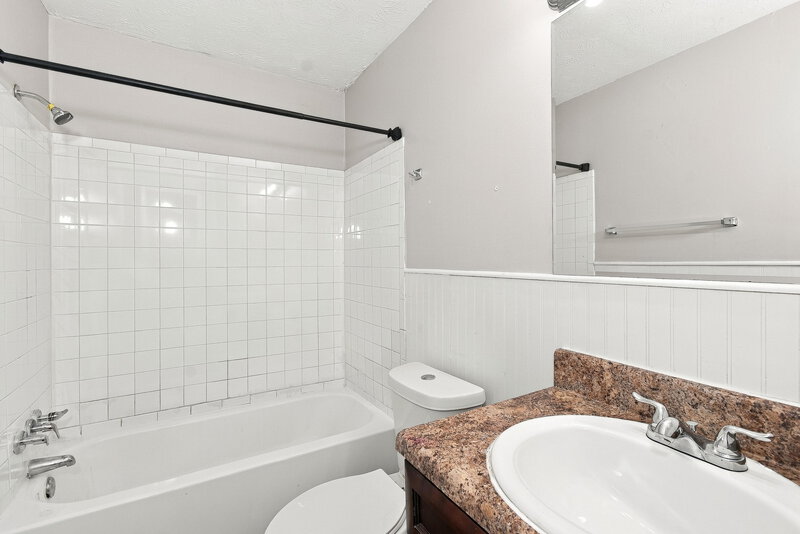 1,430/Mo, 900 Orris Lane Mableton, GA 30126 Bathroom View