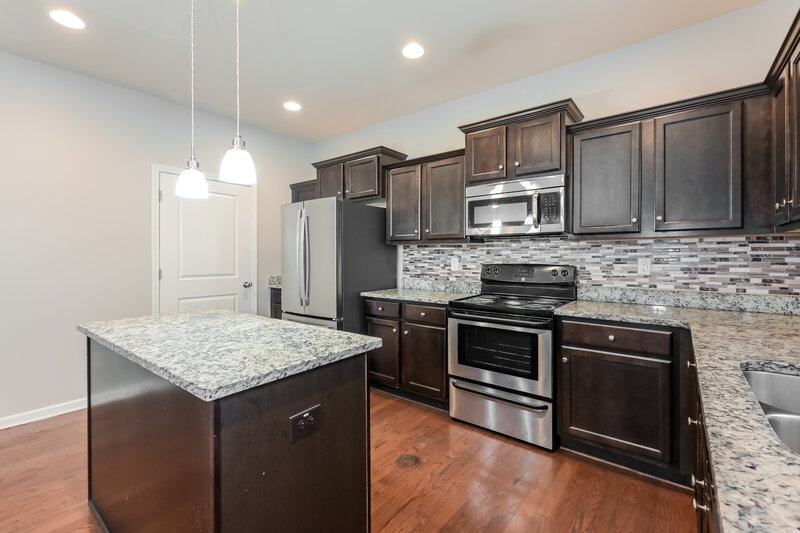 3,290/Mo, 131 Shadow Creek Court Fairburn, GA 30213 Kitchen View