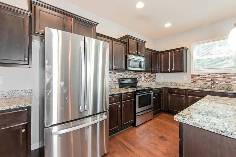 3,290/Mo, 131 Shadow Creek Court Fairburn, GA 30213 Kitchen View 2
