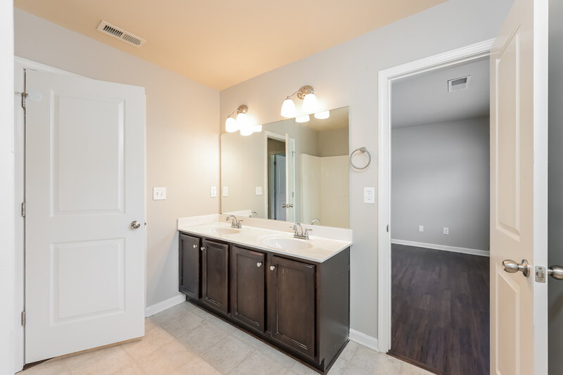 3,290/Mo, 131 Shadow Creek Court Fairburn, GA 30213 Bathroom View