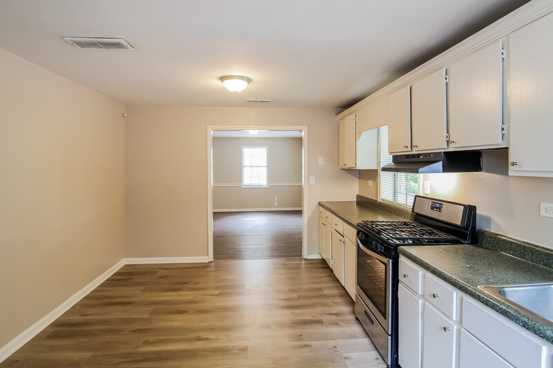 1,960/Mo, 1135 Clark Street Clarkston, GA 30021 Kitchen View 2