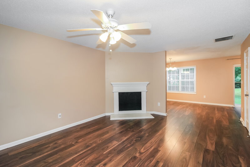 2,460/Mo, 4736 Bob White Run Lithonia, GA 30038 Living Room View