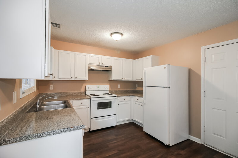 2,460/Mo, 4736 Bob White Run Lithonia, GA 30038 Kitchen View