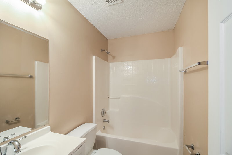 2,460/Mo, 4736 Bob White Run Lithonia, GA 30038 Bathroom View