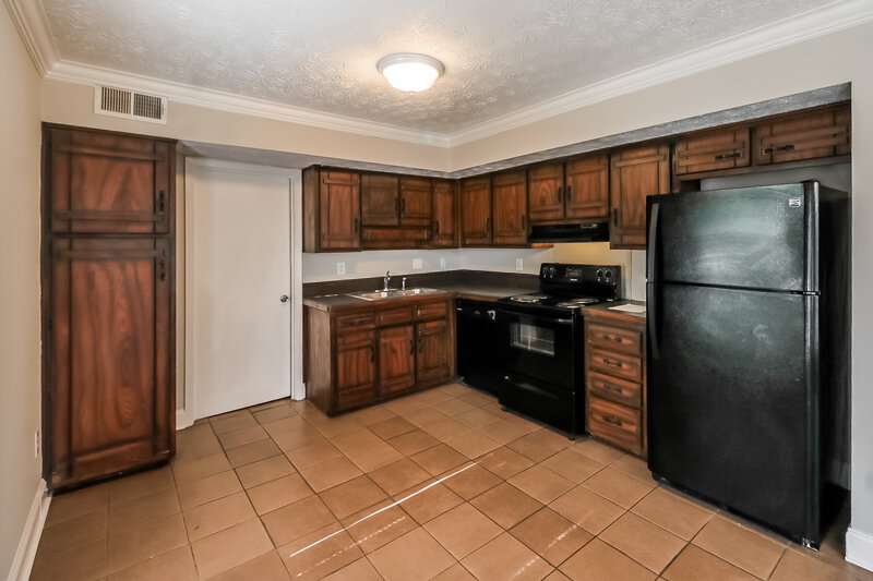 0/Mo, 1004 Ascot Court Riverdale, GA 30296 Kitchen View