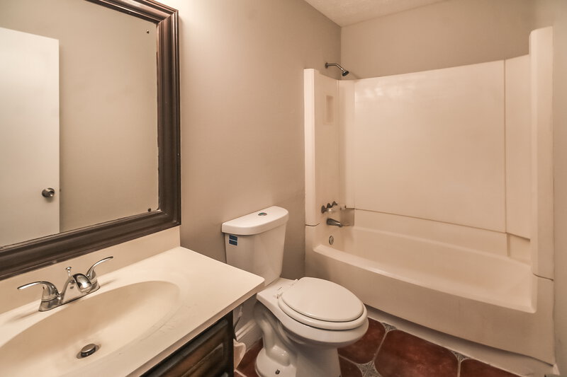 0/Mo, 1004 Ascot Court Riverdale, GA 30296 Bathroom View 2