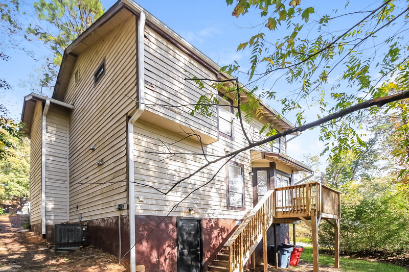 0/Mo, 1004 Ascot Court Riverdale, GA 30296 Rear View