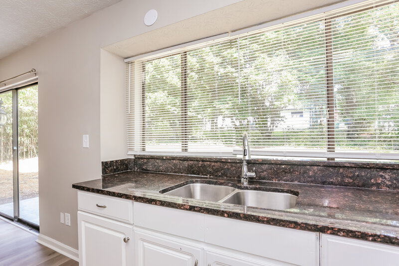 2,180/Mo, 466 Ashton Cir Lawrenceville, GA 30046 Kitchen View 4