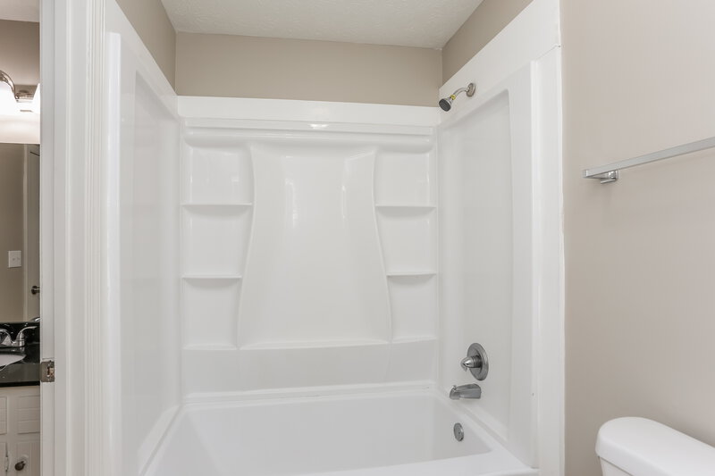2,180/Mo, 466 Ashton Cir Lawrenceville, GA 30046 Main Bathroom View 2