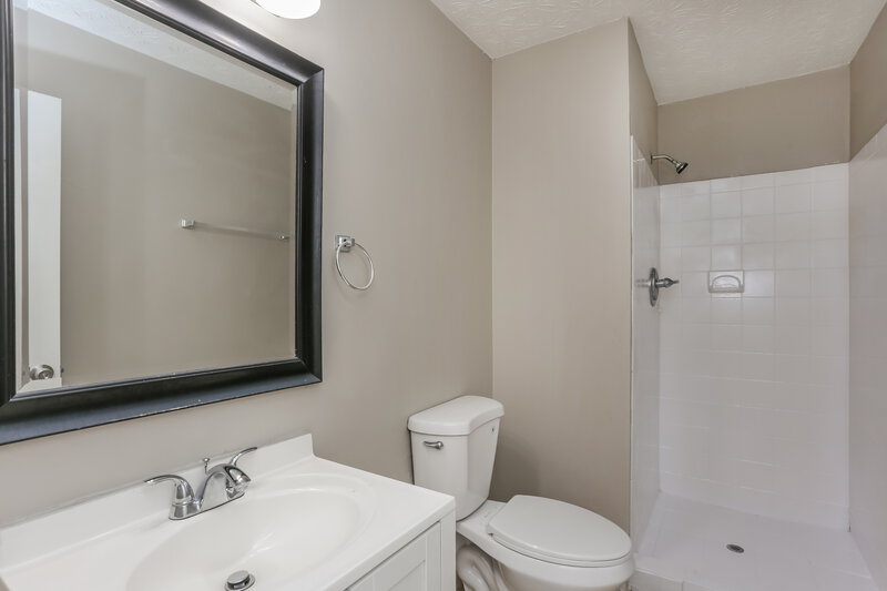 2,180/Mo, 466 Ashton Cir Lawrenceville, GA 30046 Bathroom View