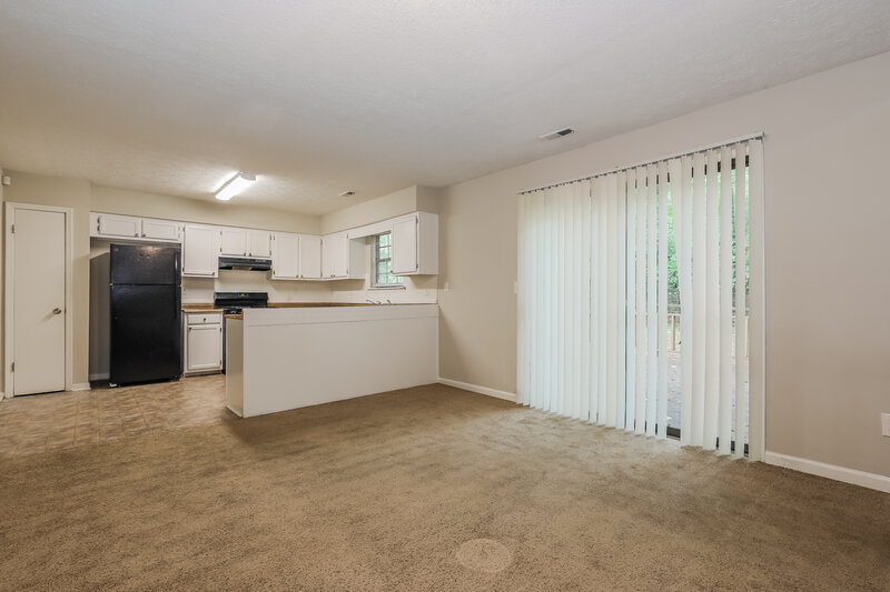 1,620/Mo, 6916 Cumberland Circle Riverdale, GA 30296 Dining Room View 2