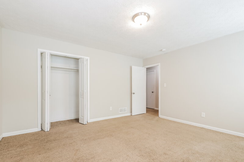 1,620/Mo, 6916 Cumberland Circle Riverdale, GA 30296 Main Bedroom View