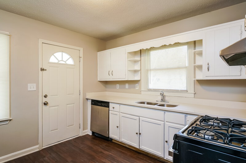 1,505/Mo, 3625 Pacific Dr SW Atlanta, GA 30331 Kitchen View