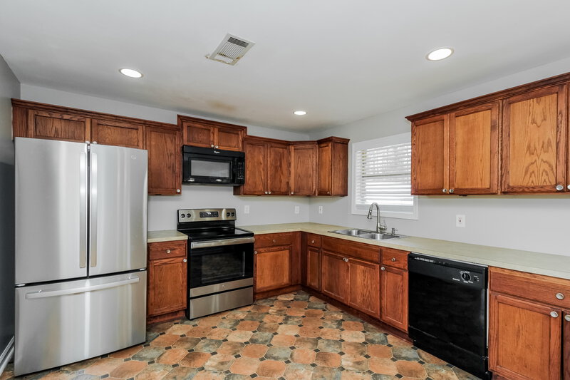 2,360/Mo, 2002 Silver Creek Dr Austell, GA 30168 Kitchen View