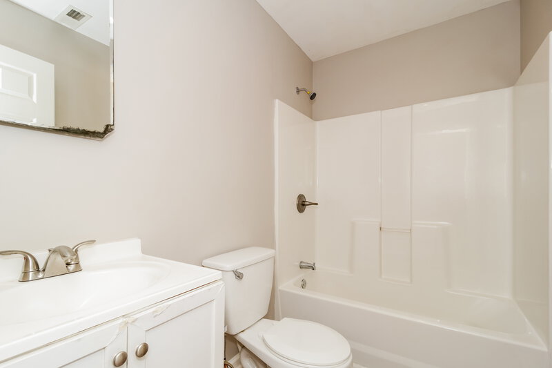 2,360/Mo, 2002 Silver Creek Dr Austell, GA 30168 Bathroom View