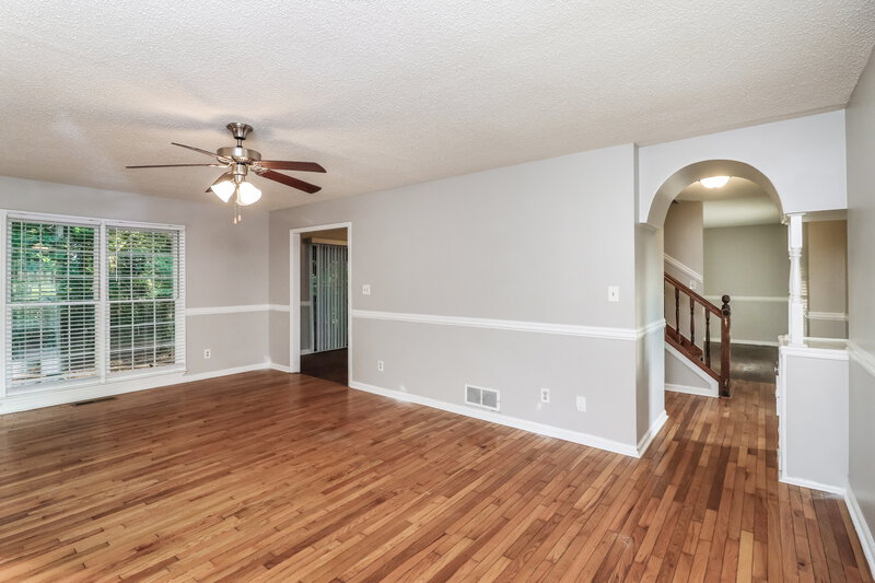 1,875/Mo, 5065 Brown Road Powder Springs, GA 30127 Living Room View 2