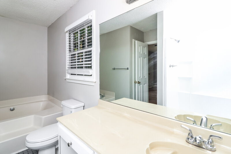 1,875/Mo, 5065 Brown Road Powder Springs, GA 30127 Bathroom View